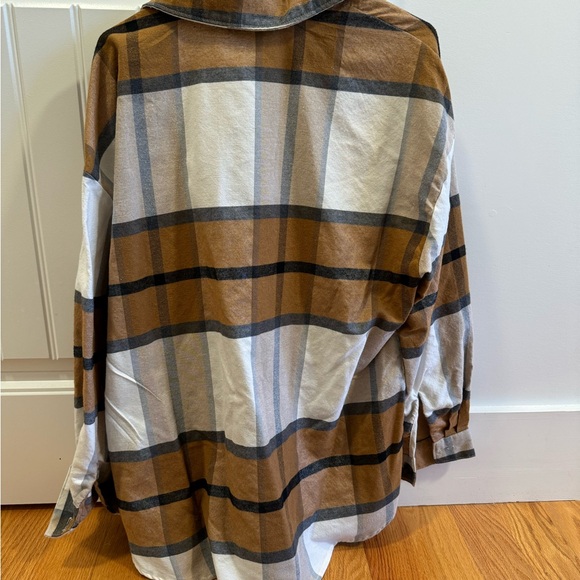 Women’s plaid flannel - Picture 2 of 4